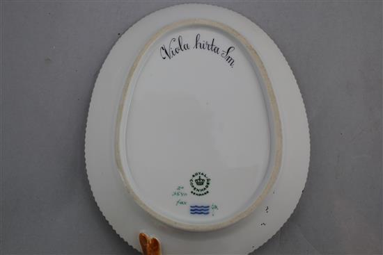 A Royal Copenhagen Flora Danica single-handled dish, second half 20th century, 22cm
